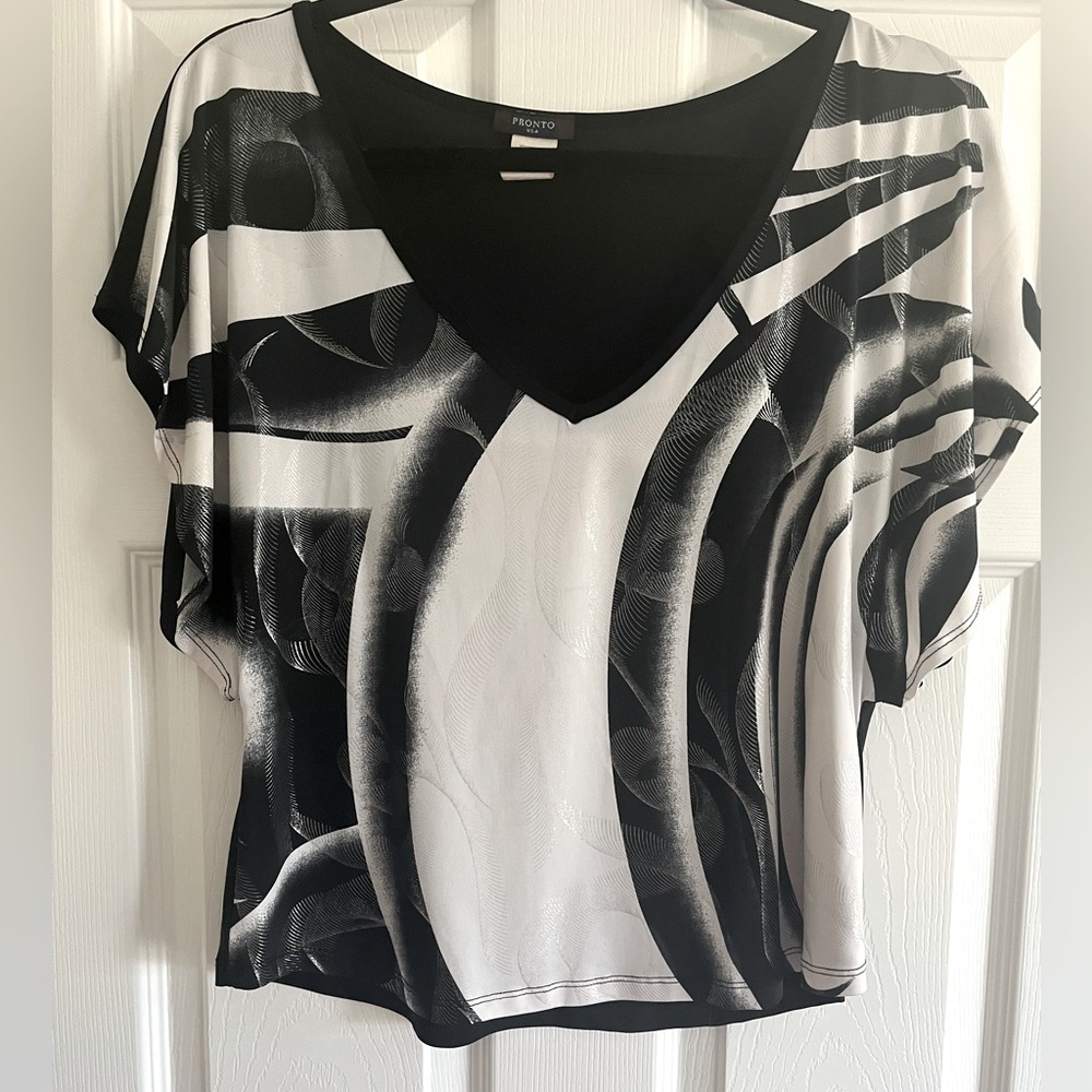 Pronto USA Pretty shiny top